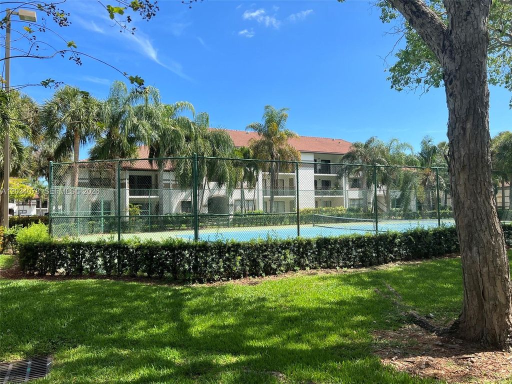 550 S Park Road 148, Hollywood, FL 33021