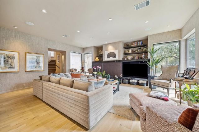 5027 Heatherglen Drive, Houston, TX 77096