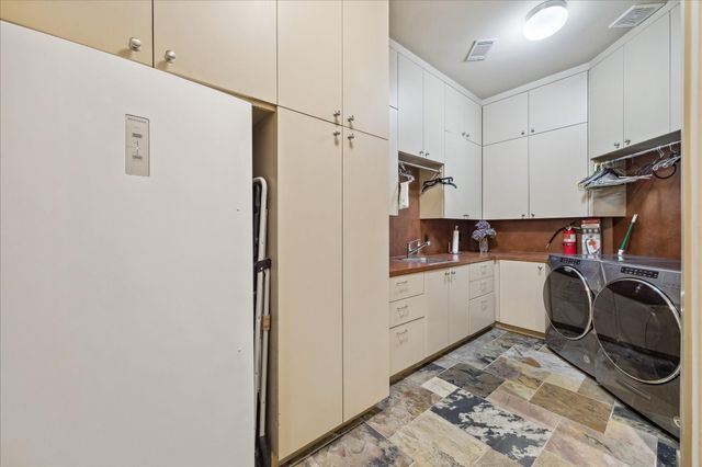 5027 Heatherglen Drive, Houston, TX 77096