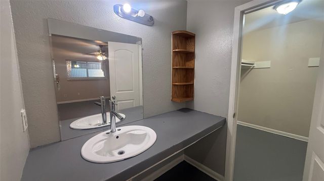 219 West Alabama 23, Houston, TX 77006