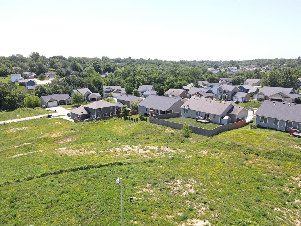 Lot 10 W Lincoln Place, Indianola, IA 50125