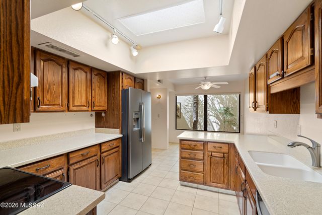 9816 N Calle Loma Linda, Oro Valley, AZ 85737