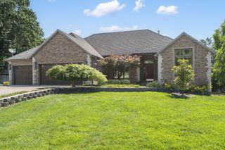 2661 East Ridgewood Drive, Springfield, MO 65804