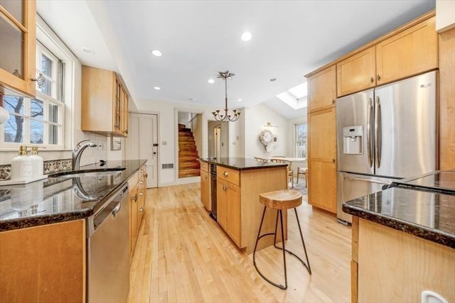 59 Cottage St, Hingham, MA 02043