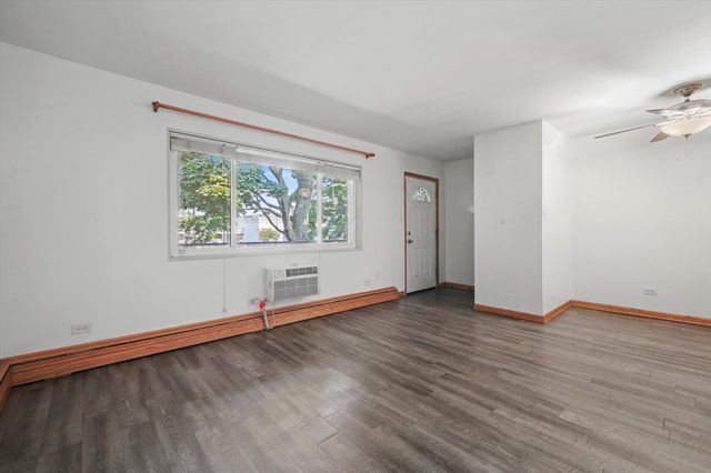 4211 W 95th Street 2D, Oak Lawn, IL 60453