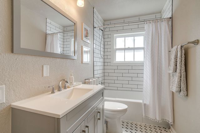 4328 Lovell Avenue, Fort Worth, TX 76107