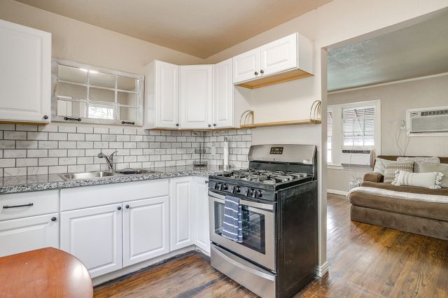 4328 Lovell Avenue, Fort Worth, TX 76107