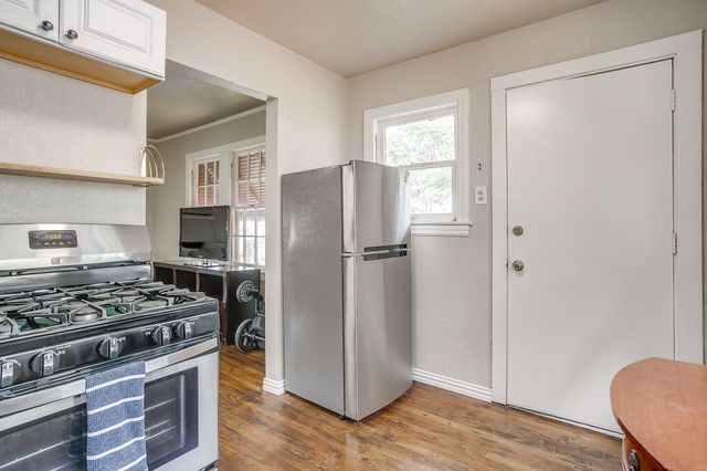 4328 Lovell Avenue, Fort Worth, TX 76107