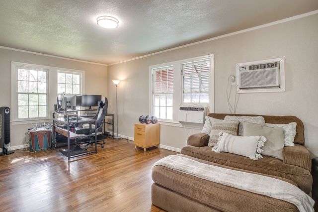 4328 Lovell Avenue, Fort Worth, TX 76107