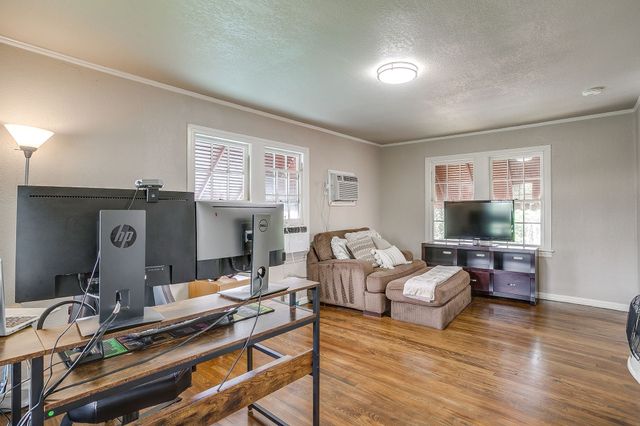 4328 Lovell Avenue, Fort Worth, TX 76107