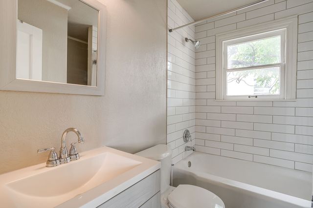 4328 Lovell Avenue, Fort Worth, TX 76107