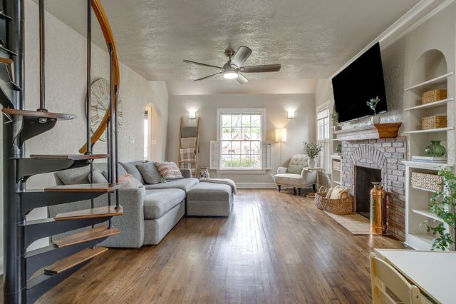 4328 Lovell Avenue, Fort Worth, TX 76107