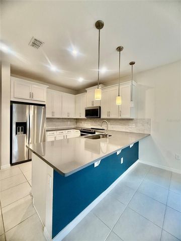8878 HERENCIA ALLEY, Windermere, FL 34786