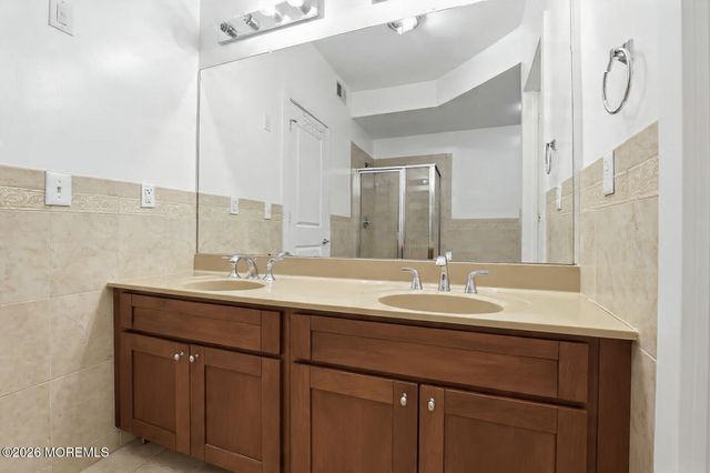 952 Madison Avenue, Lakewood, NJ 08701