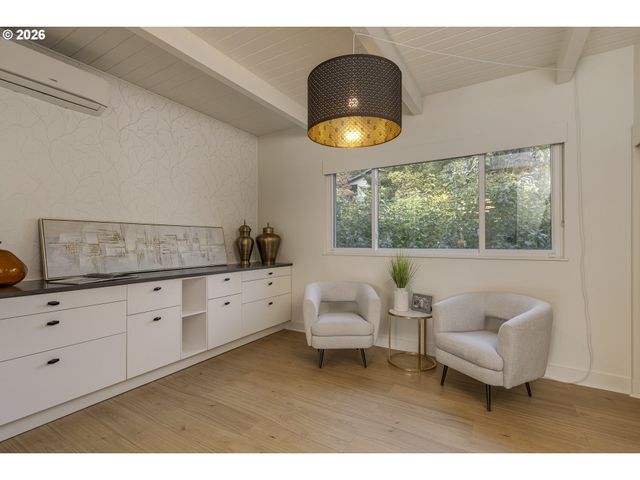 16998 GREENTREE Ave, Lake Oswego, OR 97034