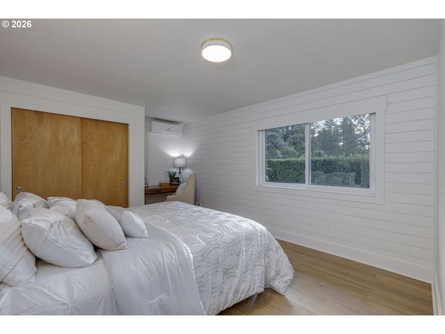 16998 GREENTREE Ave, Lake Oswego, OR 97034