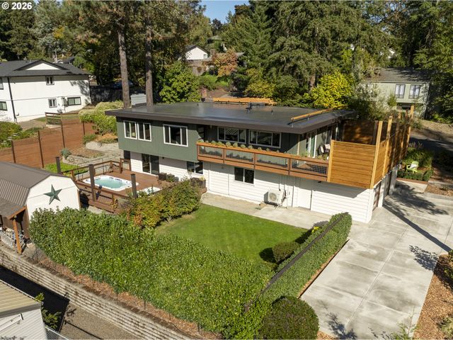 16998 GREENTREE Ave, Lake Oswego, OR 97034
