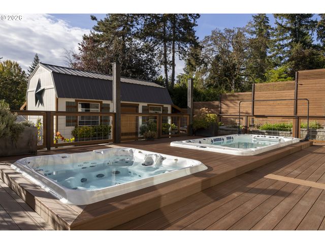 16998 GREENTREE Ave, Lake Oswego, OR 97034