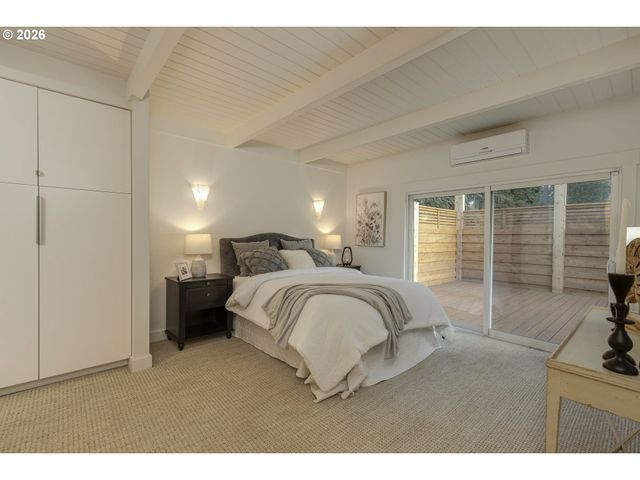 16998 GREENTREE Ave, Lake Oswego, OR 97034