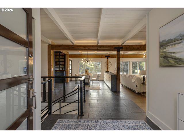 16998 GREENTREE Ave, Lake Oswego, OR 97034