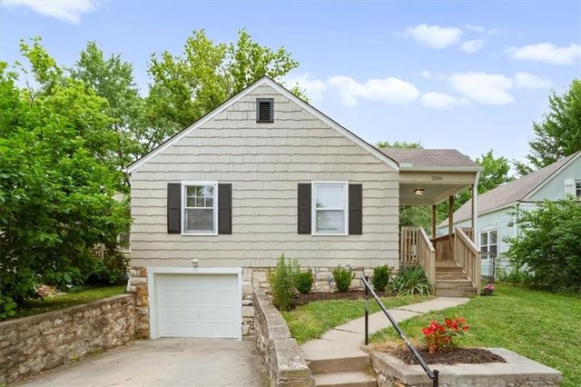 2106 W 48th Street, Westwood, KS 66205