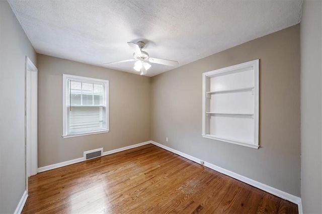 2106 W 48th Street, Westwood, KS 66205