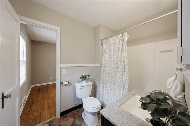 2106 W 48th Street, Westwood, KS 66205
