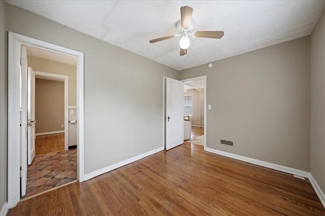 2106 W 48th Street, Westwood, KS 66205