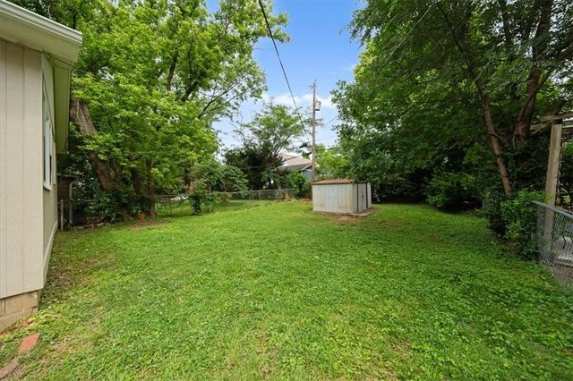 2106 W 48th Street, Westwood, KS 66205