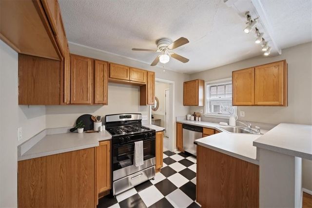 2106 W 48th Street, Westwood, KS 66205