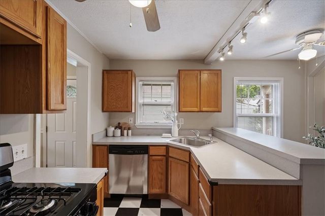 2106 W 48th Street, Westwood, KS 66205