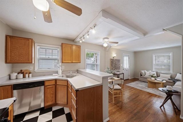 2106 W 48th Street, Westwood, KS 66205