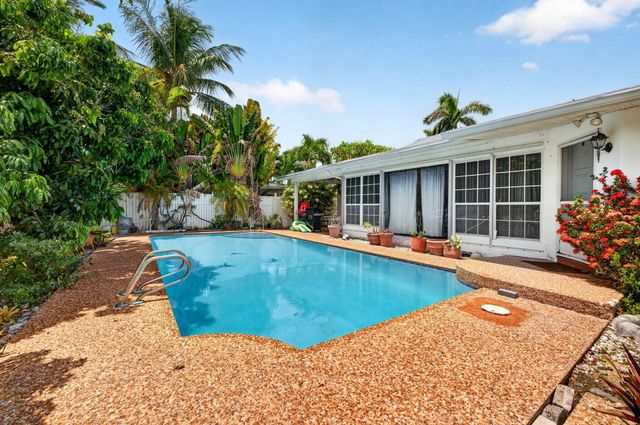 1636 SE 14TH Street, Fort Lauderdale, FL 33316