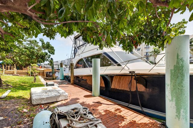 1636 SE 14TH Street, Fort Lauderdale, FL 33316