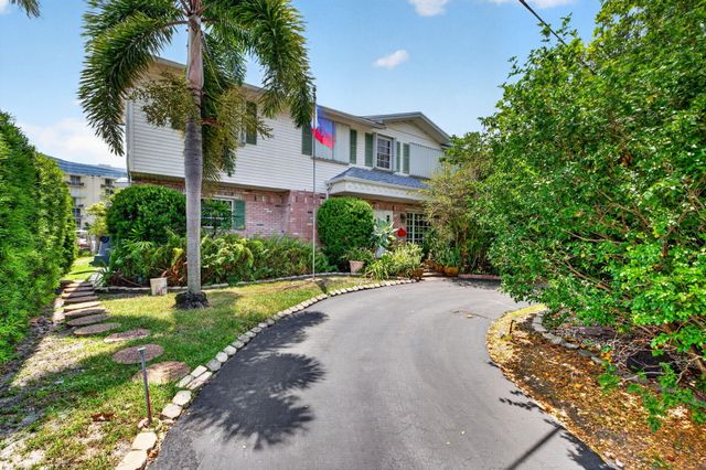 1636 SE 14TH Street, Fort Lauderdale, FL 33316