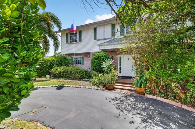 1636 SE 14TH Street, Fort Lauderdale, FL 33316