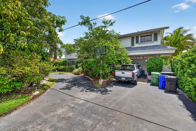1636 SE 14TH Street, Fort Lauderdale, FL 33316
