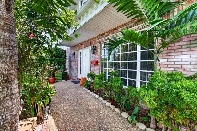 1636 SE 14TH Street, Fort Lauderdale, FL 33316