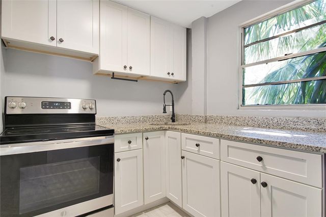 669 AVENUE B NW 10, Winter Haven, FL 33881