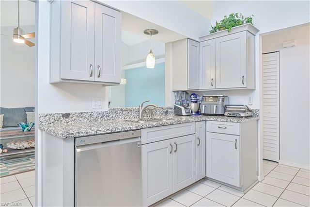 9140 Greenleaf CT, Fort Myers, FL 33919