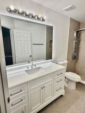 10873 NW 53rd Ln, Doral, FL 33178