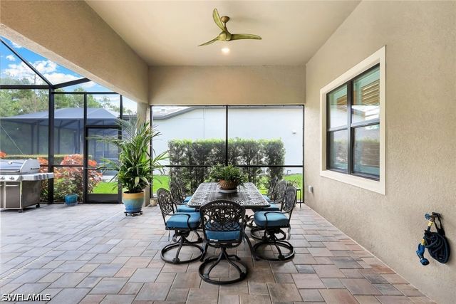 9527 Curlew DR, Naples, FL 34120