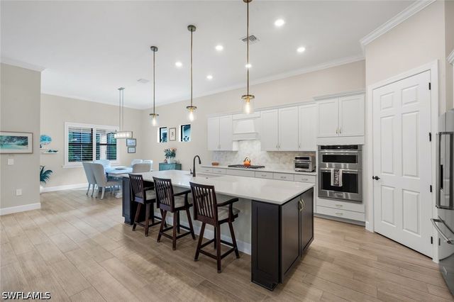 9527 Curlew DR, Naples, FL 34120