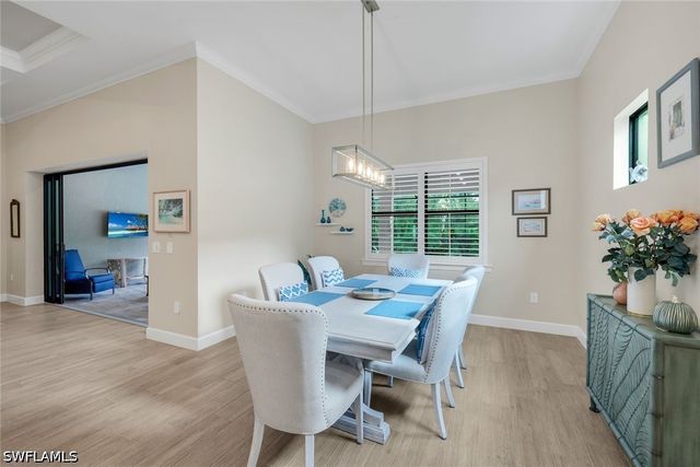 9527 Curlew DR, Naples, FL 34120