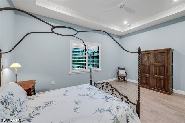 9527 Curlew DR, Naples, FL 34120
