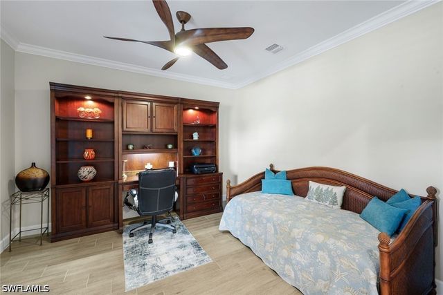 9527 Curlew DR, Naples, FL 34120