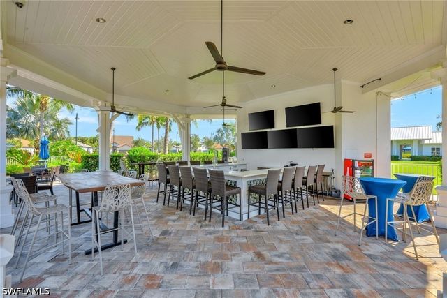 9527 Curlew DR, Naples, FL 34120