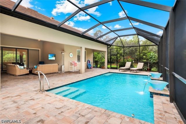 9527 Curlew DR, Naples, FL 34120