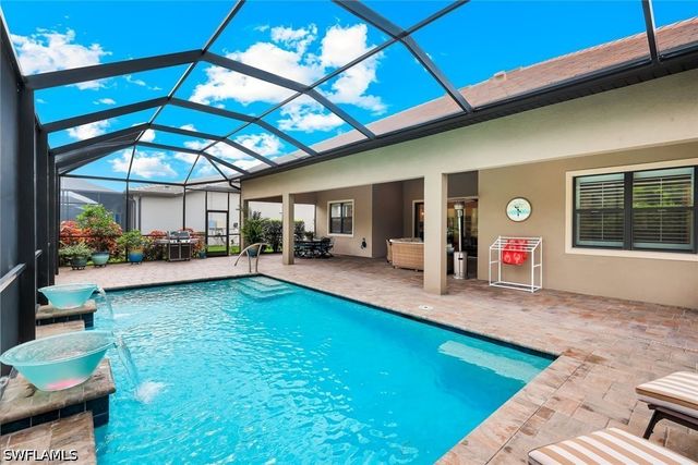 9527 Curlew DR, Naples, FL 34120