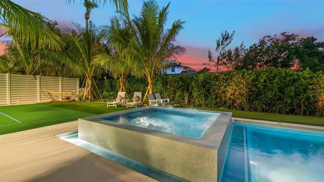 6536 PEACOCK ROAD, Sarasota, FL 34242